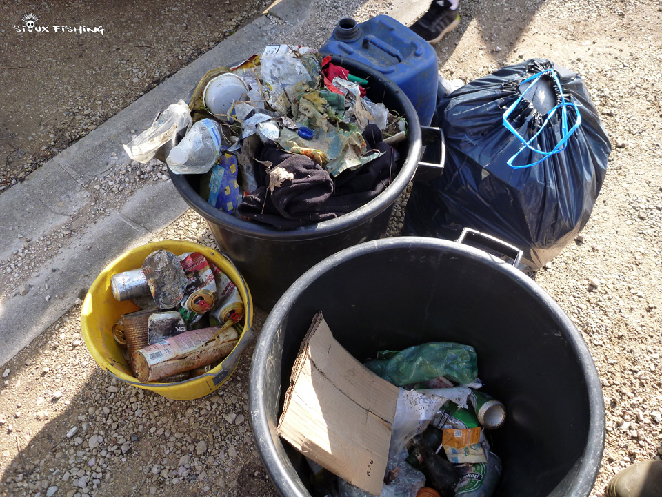 Déchets ramassés sur les berges de la Seille