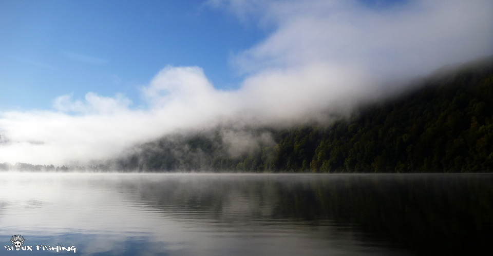 Le Lac du Val dans la Brume